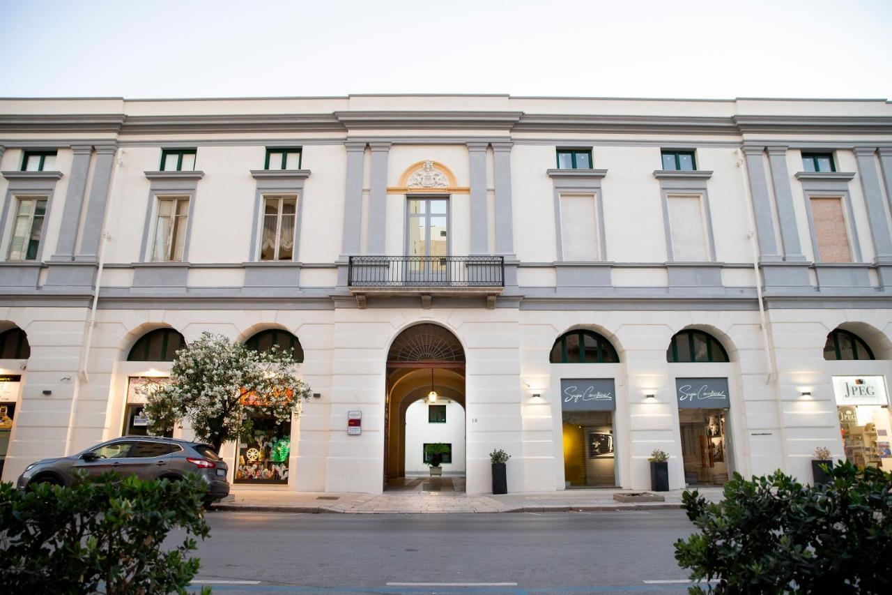 Historico Loft & Rooms Palazzo Adragna XIX Trapani Bagian luar foto