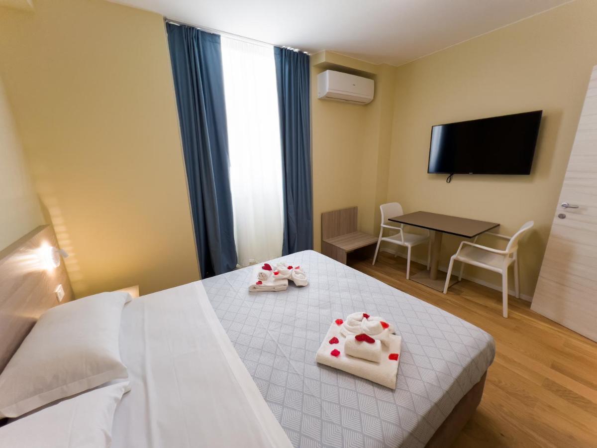Historico Loft & Rooms Palazzo Adragna XIX Trapani Bagian luar foto