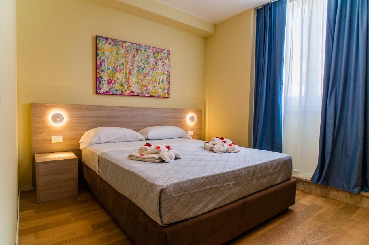 Historico Loft & Rooms Palazzo Adragna XIX Trapani Bagian luar foto