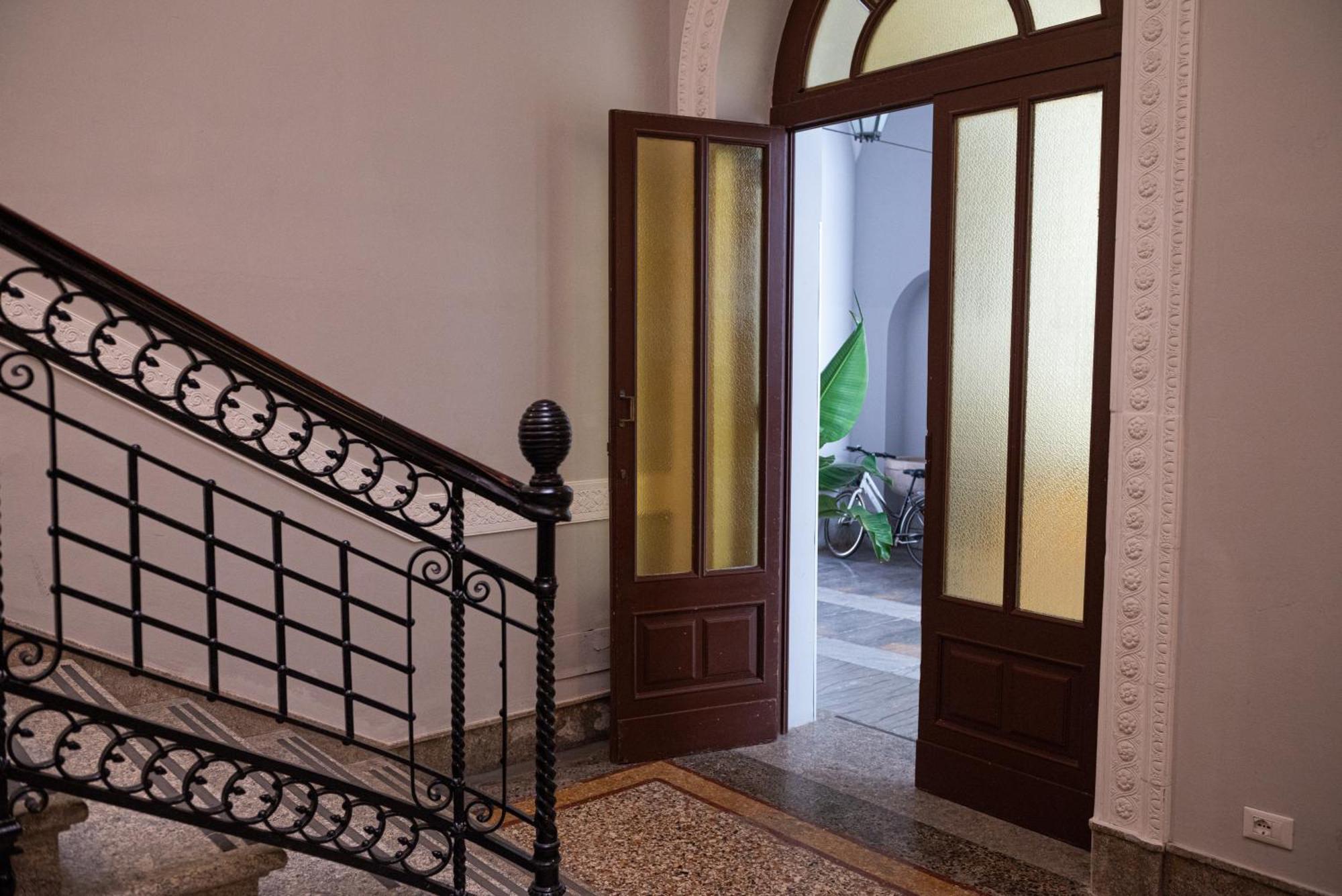 Historico Loft & Rooms Palazzo Adragna XIX Trapani Bagian luar foto