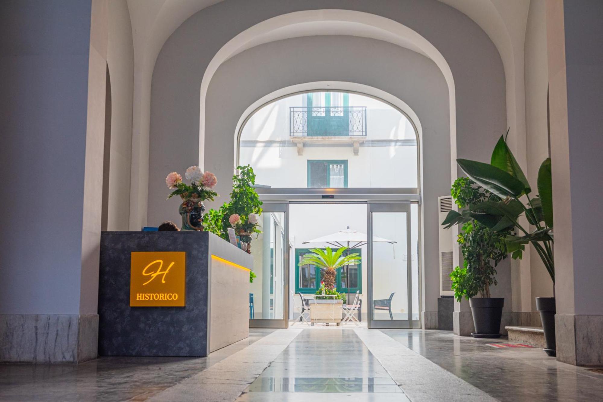 Historico Loft & Rooms Palazzo Adragna XIX Trapani Bagian luar foto