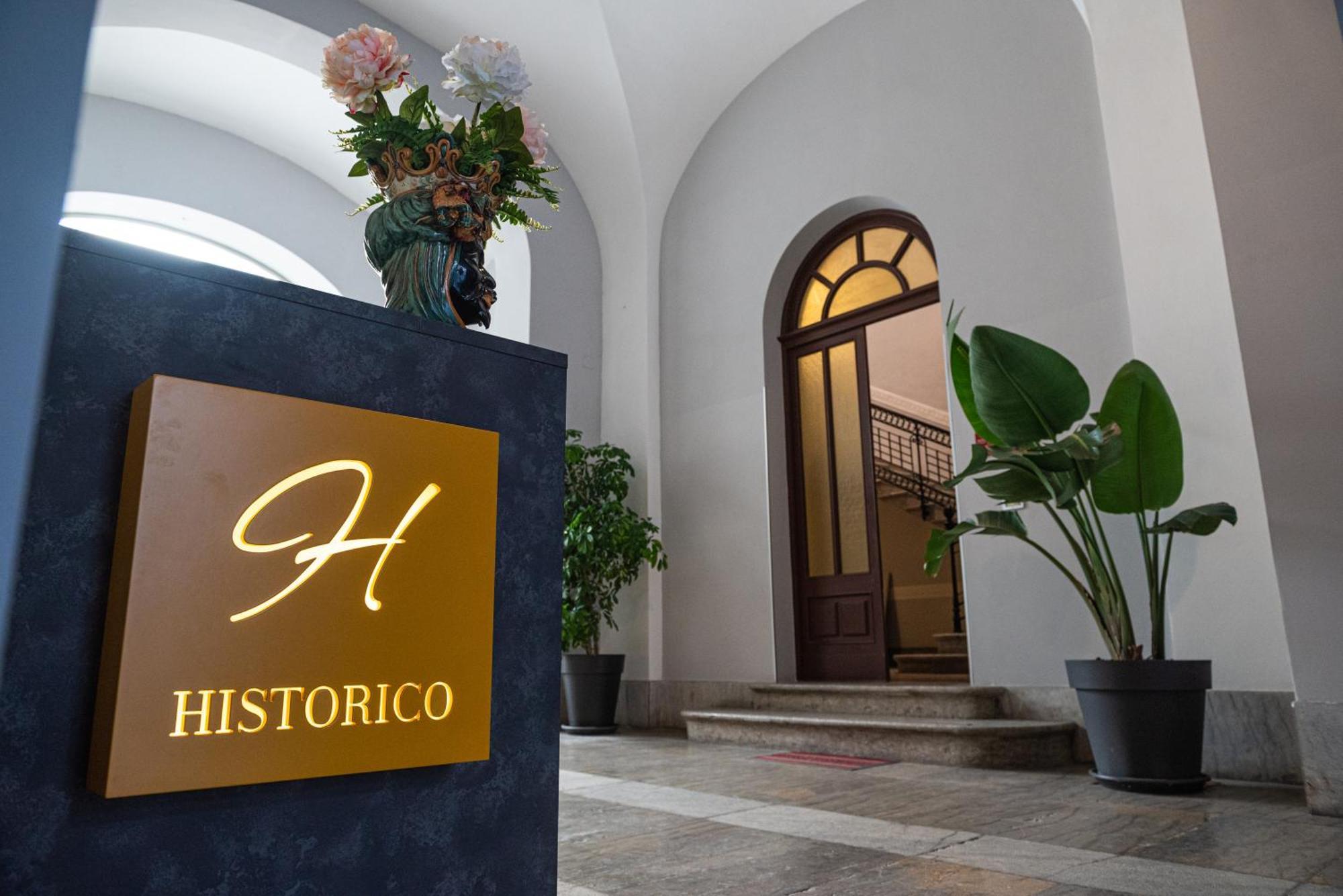Historico Loft & Rooms Palazzo Adragna XIX Trapani Bagian luar foto