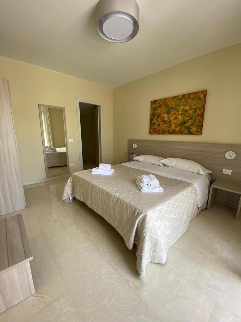 Historico Loft & Rooms Palazzo Adragna XIX Trapani Bagian luar foto