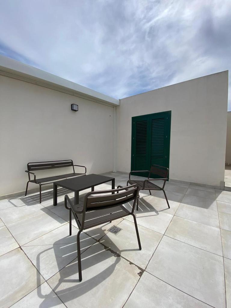 Historico Loft & Rooms Palazzo Adragna XIX Trapani Bagian luar foto