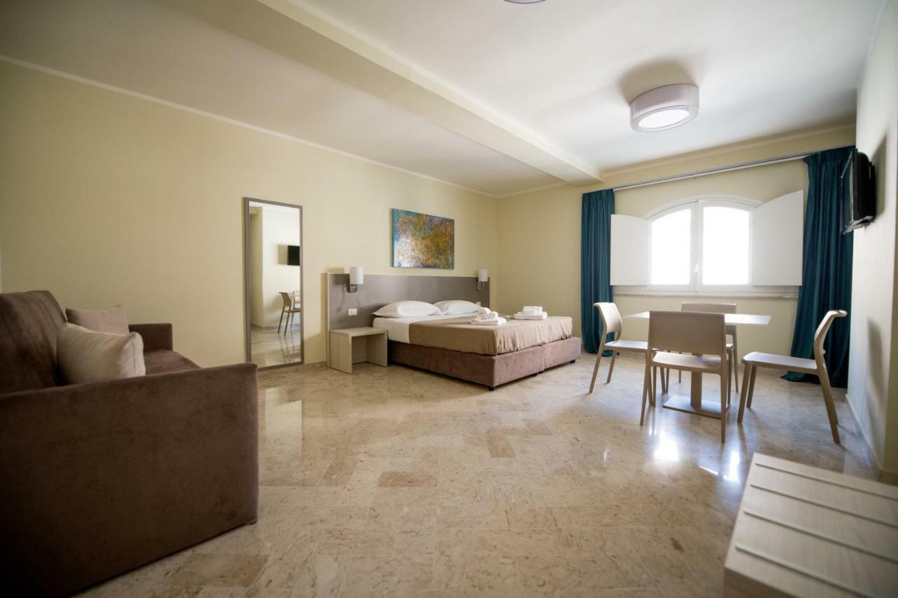 Historico Loft & Rooms Palazzo Adragna XIX Trapani Bagian luar foto