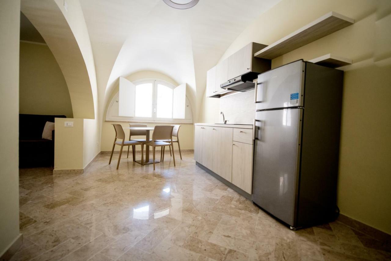 Historico Loft & Rooms Palazzo Adragna XIX Trapani Bagian luar foto