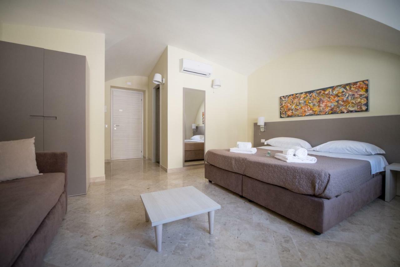 Historico Loft & Rooms Palazzo Adragna XIX Trapani Bagian luar foto