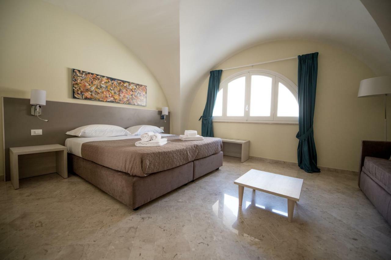 Historico Loft & Rooms Palazzo Adragna XIX Trapani Bagian luar foto