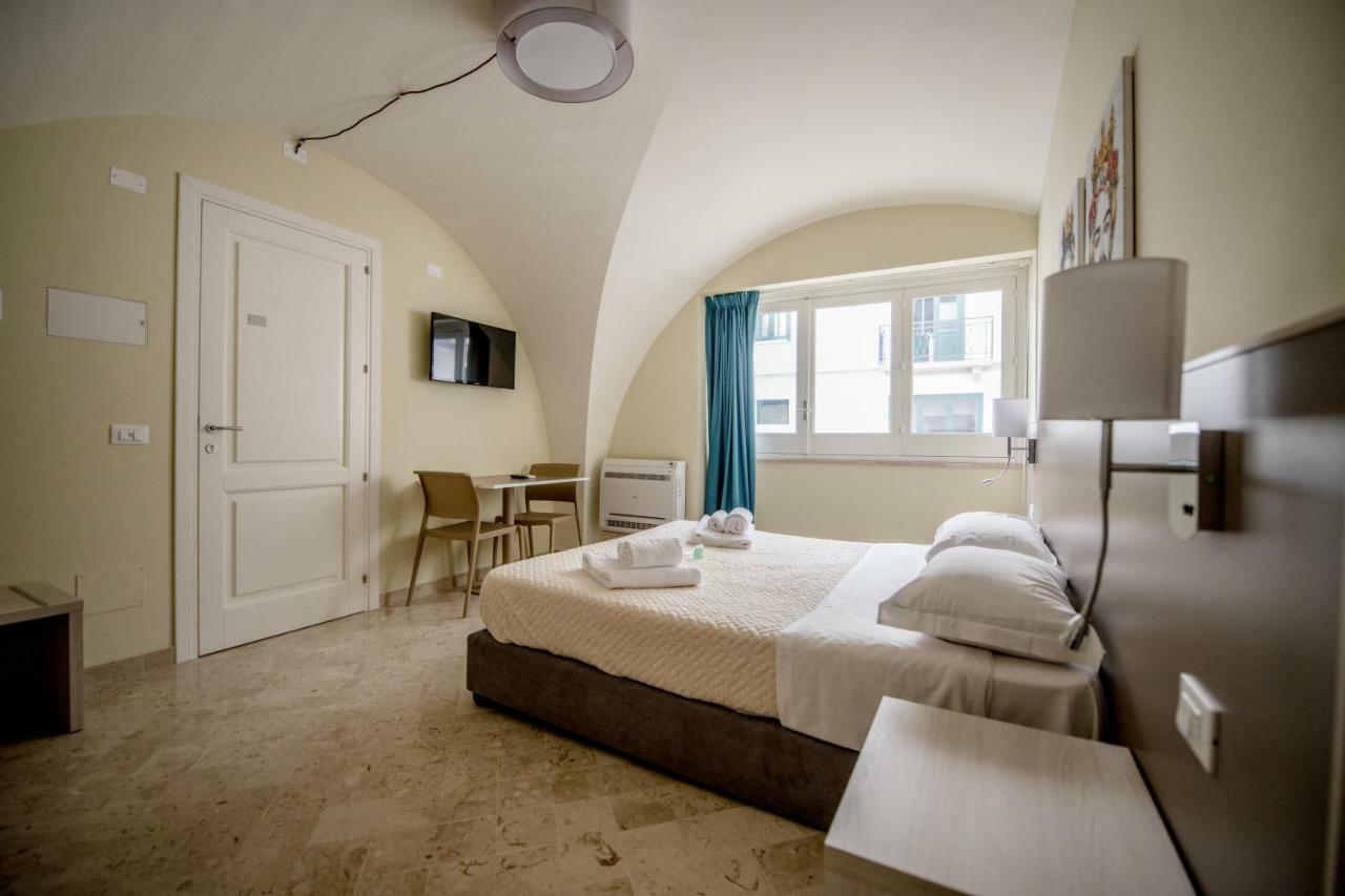 Historico Loft & Rooms Palazzo Adragna XIX Trapani Bagian luar foto